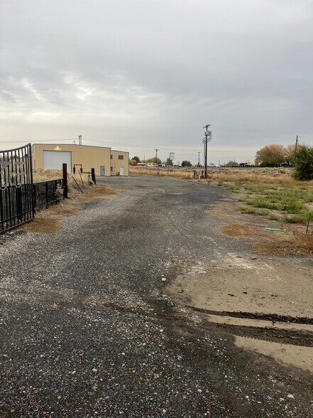 More Photos Of 202132 E 25th Ave, Kennewick Warehouse For Lease