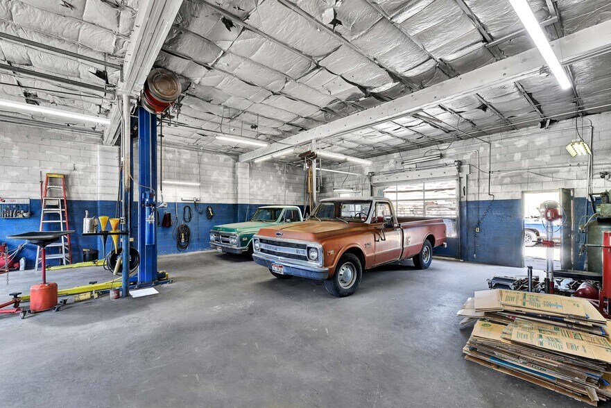More Photos Of 30 S Latah St, Boise Auto Repair For Sale
