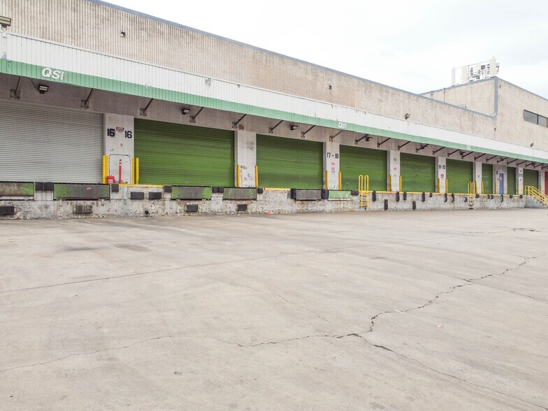 Primary Photo Of 1400 E Olympic Blvd, Los Angeles Distribution For Lease