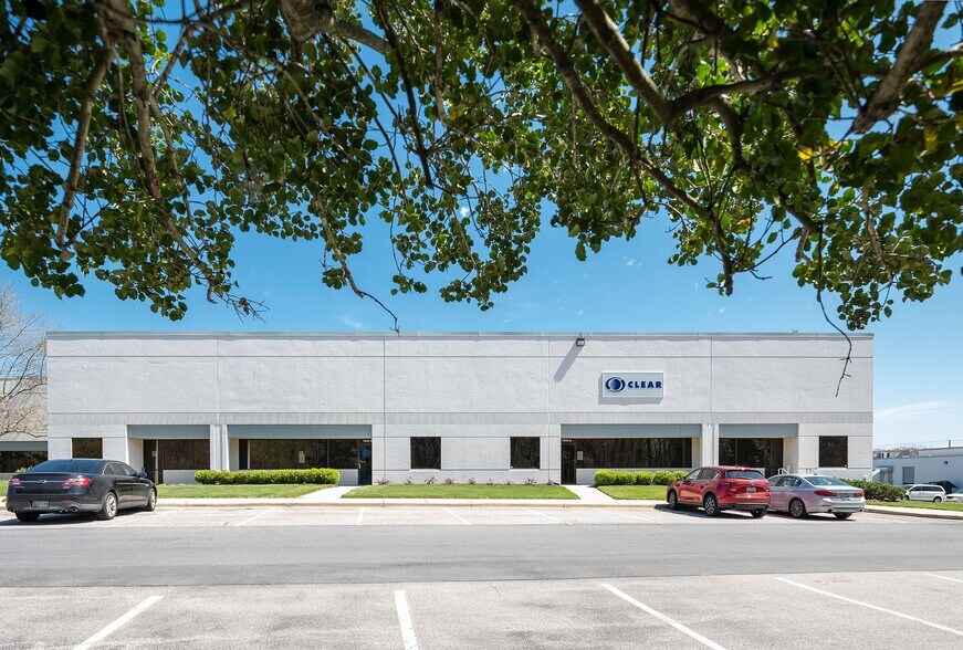 More Photos Of 11850 Baltimore Ave, Beltsville Flex For Lease