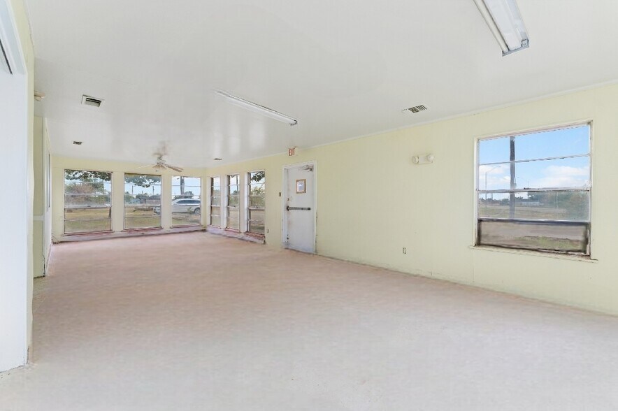 More Photos Of 1601 Vanda Ave, Lubbock Assisted Living For Sale