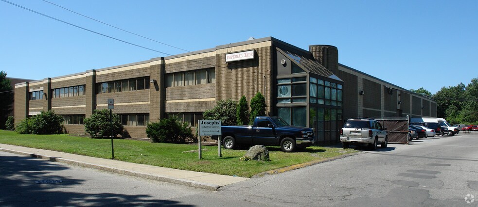 Primary Photo Of 30 Torrice Dr, Woburn Light Manufacturing For Sale