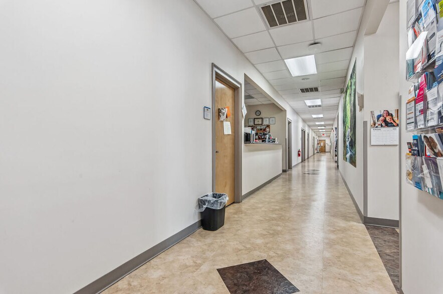 More Photos Of 4275 Western Blvd, Jacksonville Medical For Sale