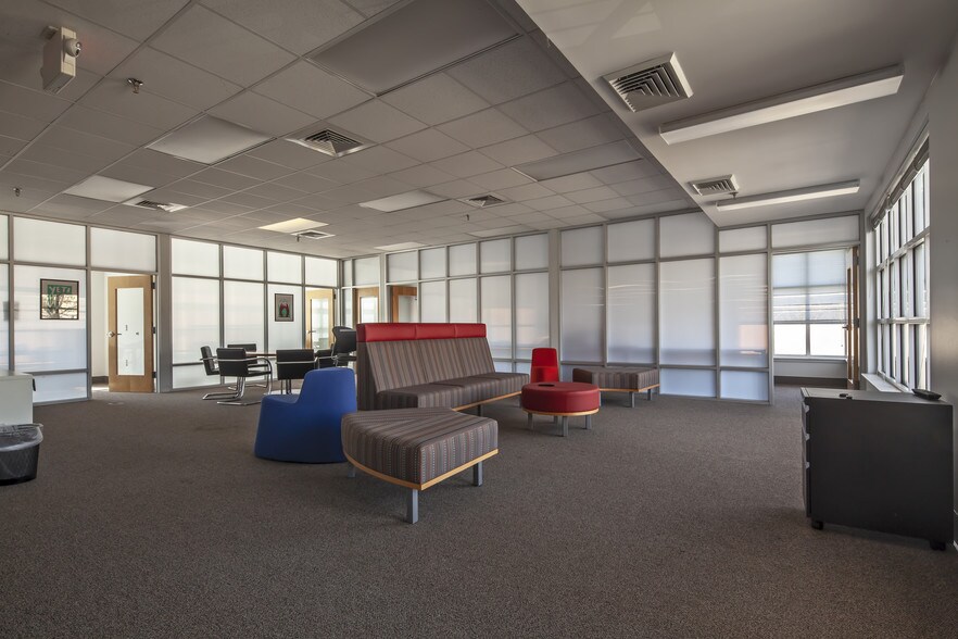 More Photos Of 505 W Franklin St, Chapel Hill Office For Lease