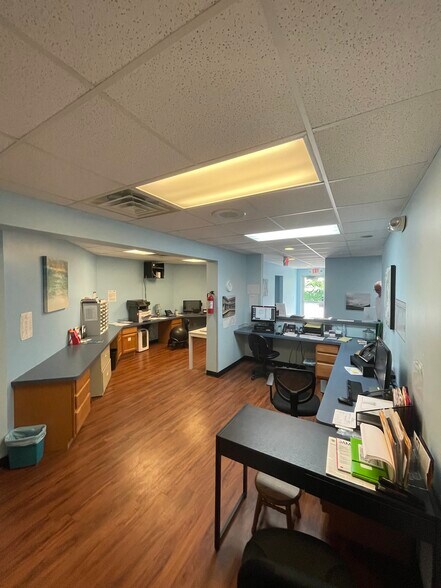 More Photos Of 702 Commerce Dr, Perrysburg Office For Lease