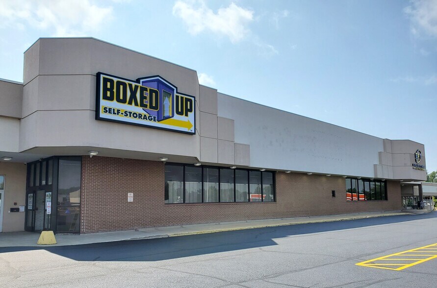 More Photos Of 1680-1730 Sycamore Rd, Dekalb Unknown For Lease