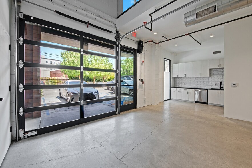 More Photos Of 3309-3323 La Cienega Pl, Los Angeles Loft Creative Space For Lease