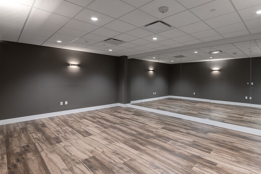 More Photos Of 823 Congress Ave, Austin Office For Lease