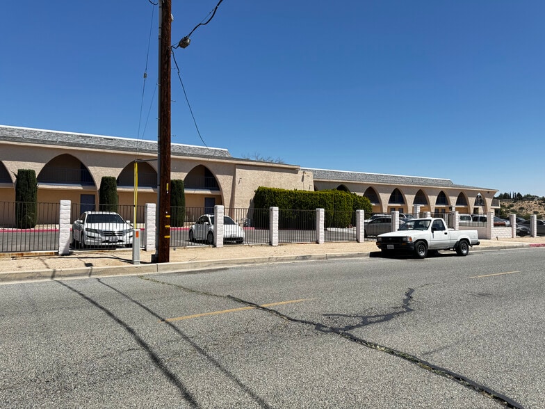 More Photos Of 17990 Bangor Ave, Hesperia Apartments For Sale