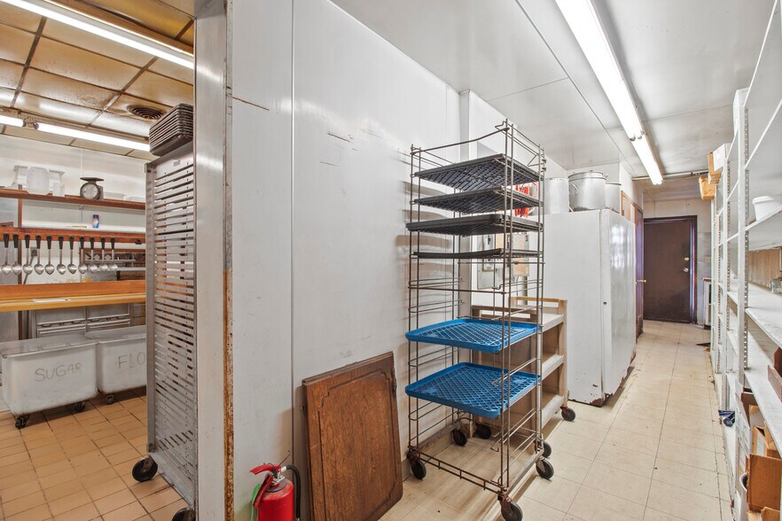 More Photos Of 911 N Broadway Ave, Ada Restaurant For Sale