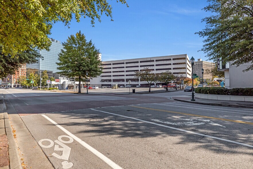 More Photos Of 1001 Carter St, Chattanooga Medical For Lease