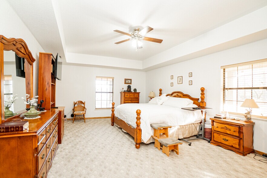More Photos Of 8600 NE 147th Avenue Rd, Silver Springs Lodge Meeting Hall For Sale