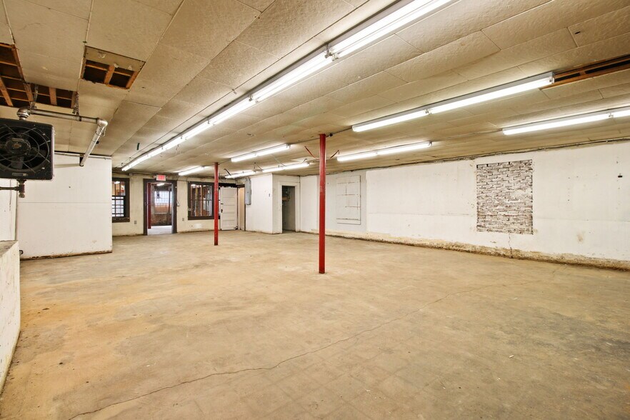 More Photos Of 713 W King St, Boone Storefront For Sale