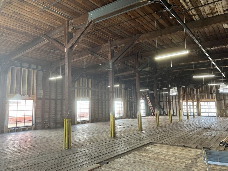 More Photos Of 1 E Main St, Greenville Unknown For Lease
