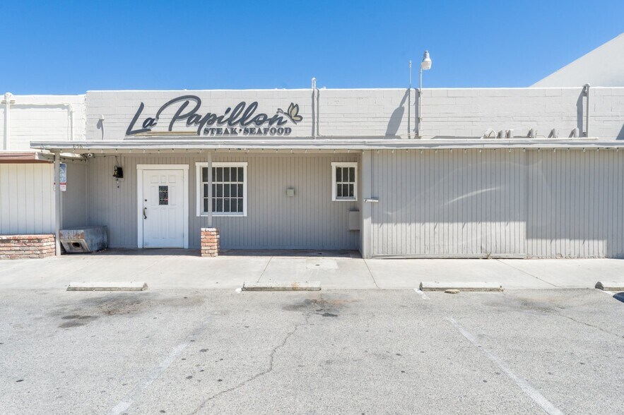 More Photos Of 858 W Lancaster Blvd, Lancaster Restaurant For Sale