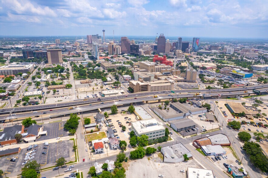 More Photos Of 718 Lexington Ave, San Antonio Medical For Lease