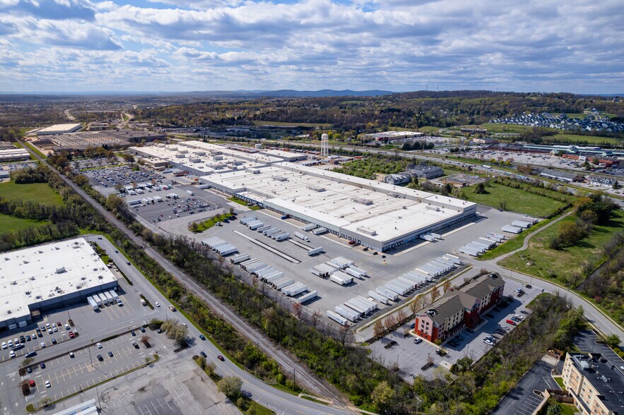 More Photos Of 301 Butterfly Commons Dr, York Manufacturing For Lease