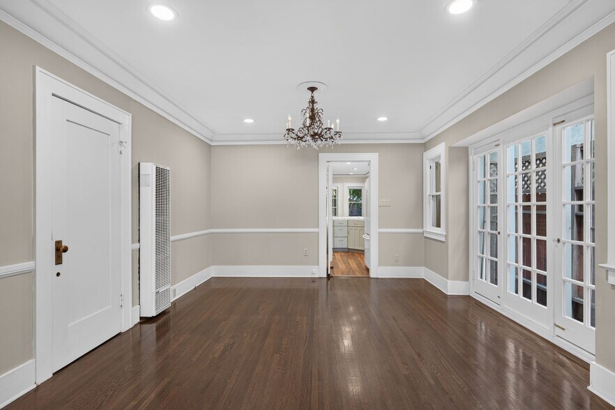 More Photos Of 119 S Adams St, Glendale Multifamily For Sale