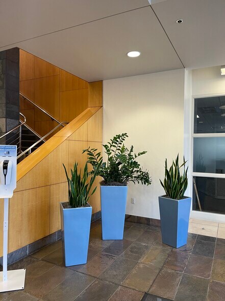 More Photos Of 2730 Gateway Oaks Dr, Sacramento Office For Lease