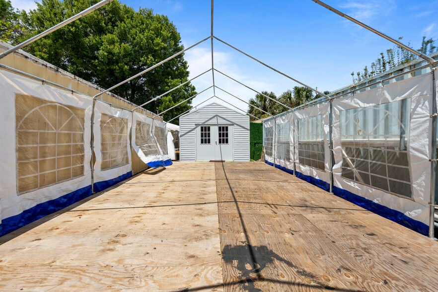 More Photos Of 5424 Edgewater Dr, Orlando Flex For Lease