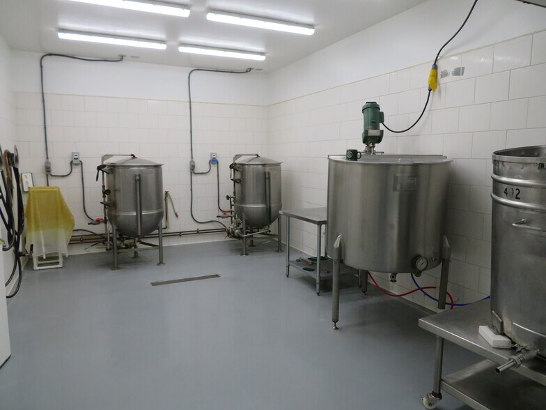 More Photos Of 100 Homestead Ave, Hillsboro Warehouse For Sale