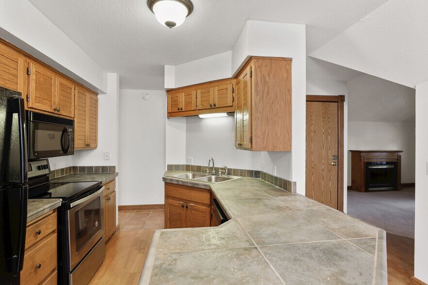 More Photos Of 197 Kent St, Saint Paul Multifamily For Sale