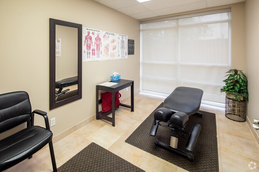 More Photos Of 800 Sheppard Ave W, Toronto Apartments For Sale