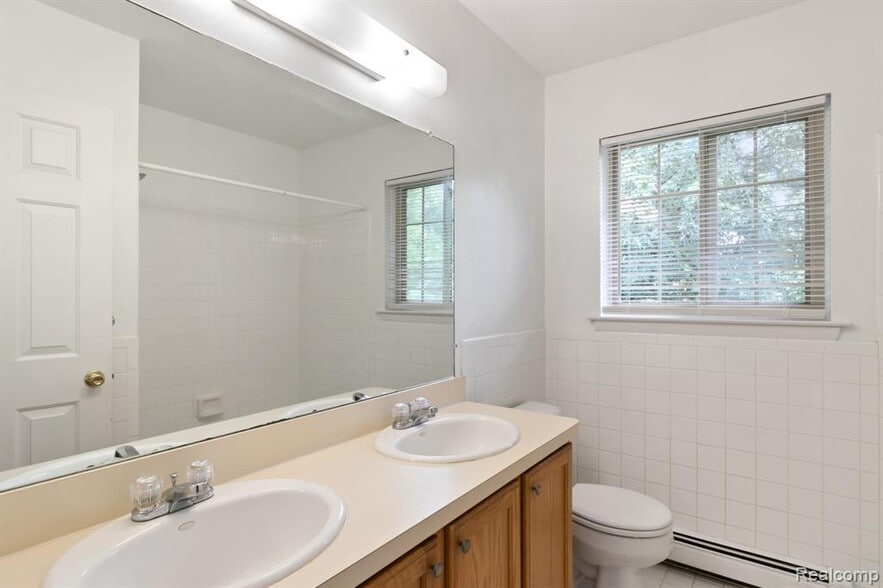 More Photos Of 500 Romeo Rd, Rochester Apartments For Sale