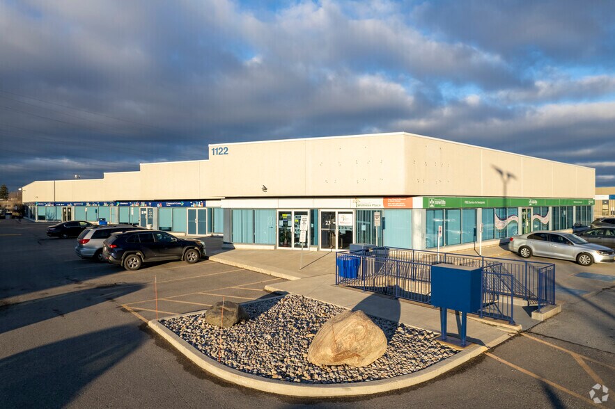 Primary Photo Of 1122 Finch Av W, Toronto Office For Lease