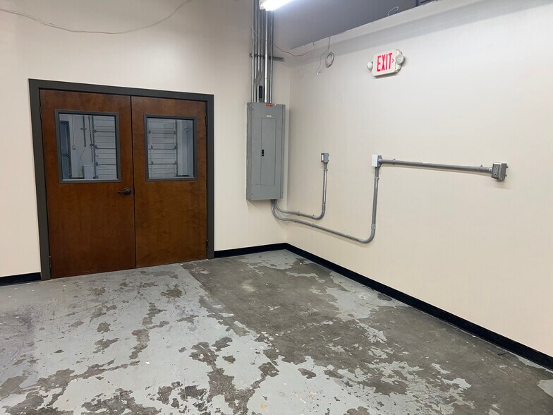 More Photos Of 1181 N 4th St, San Jose Light Manufacturing For Lease