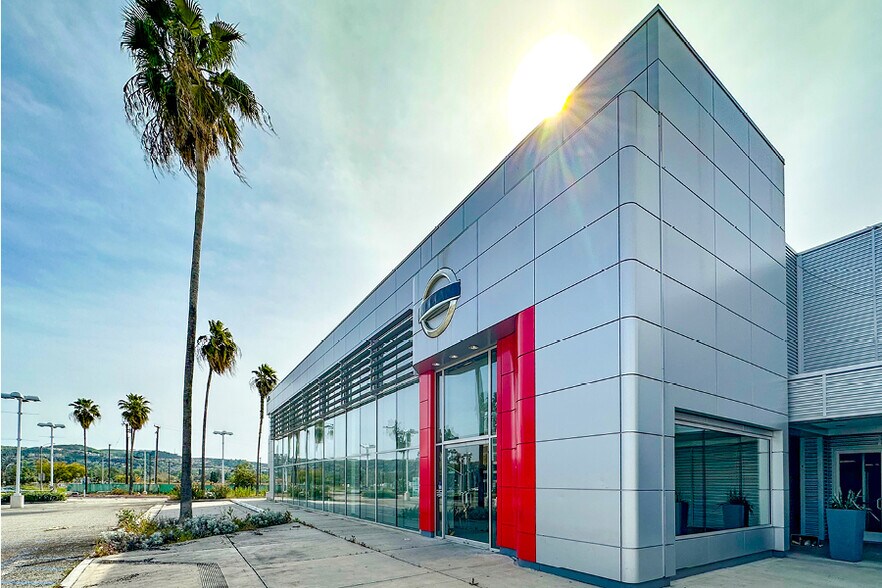 More Photos Of 205 N Citrus Ave, West Covina Auto Dealership For Sale