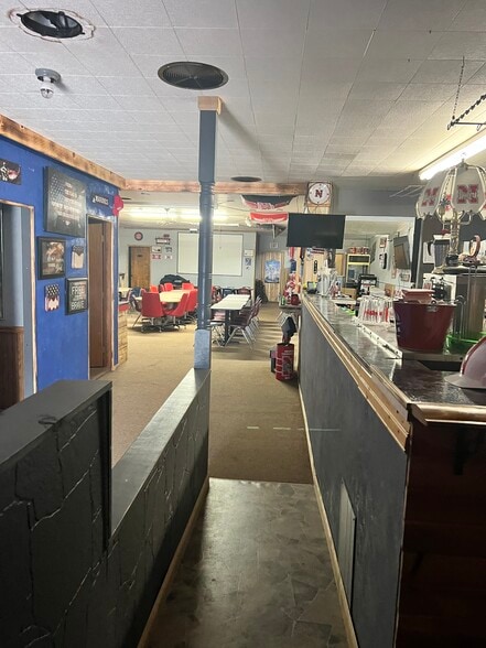 More Photos Of 134 E 2nd St, Leigh Sports And Entertainment For Sale