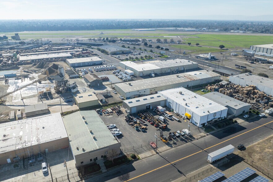 More Photos Of 2242-2272 Hoover Ave, Modesto Warehouse For Sale