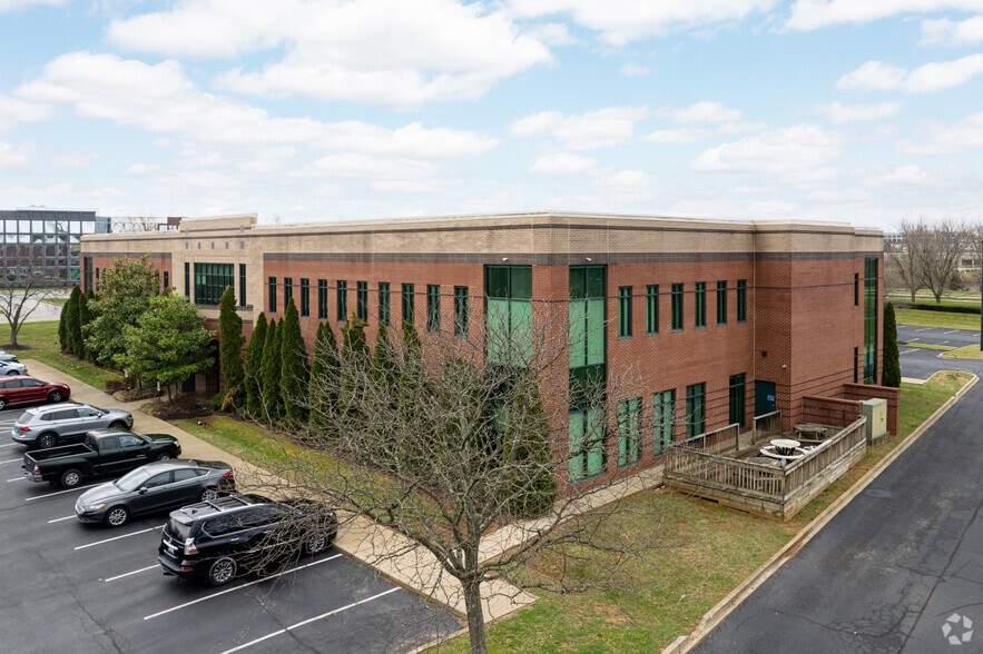 More Photos Of 9700 Ormsby Station Rd, Louisville Office For Lease