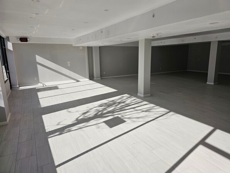 More Photos Of 10 Alexander St, Watsonville Storefront Retail Residential For Lease