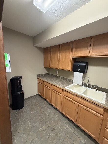 More Photos Of 3606 E Wellesley Ave, Spokane Service For Lease