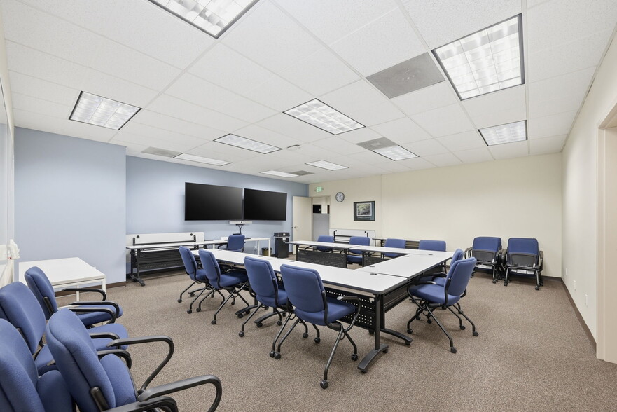 More Photos Of 198 Commercial St SE, Salem Office For Sale