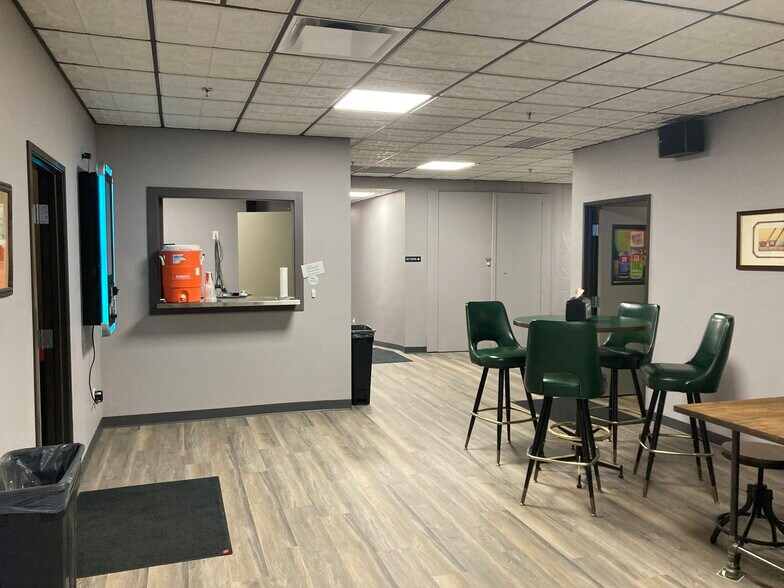 More Photos Of 2023 W Superior St, Duluth Storefront Retail Residential For Sale