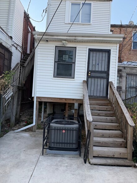 More Photos Of 3235 Belair Rd, Baltimore Storefront Retail Residential For Sale