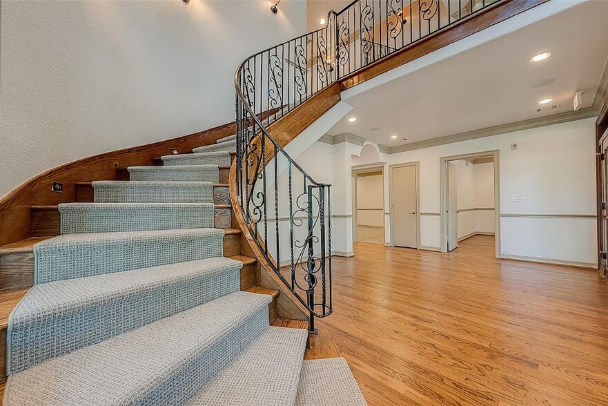 More Photos Of 446 Heights Blvd, Houston Office Residential For Sale