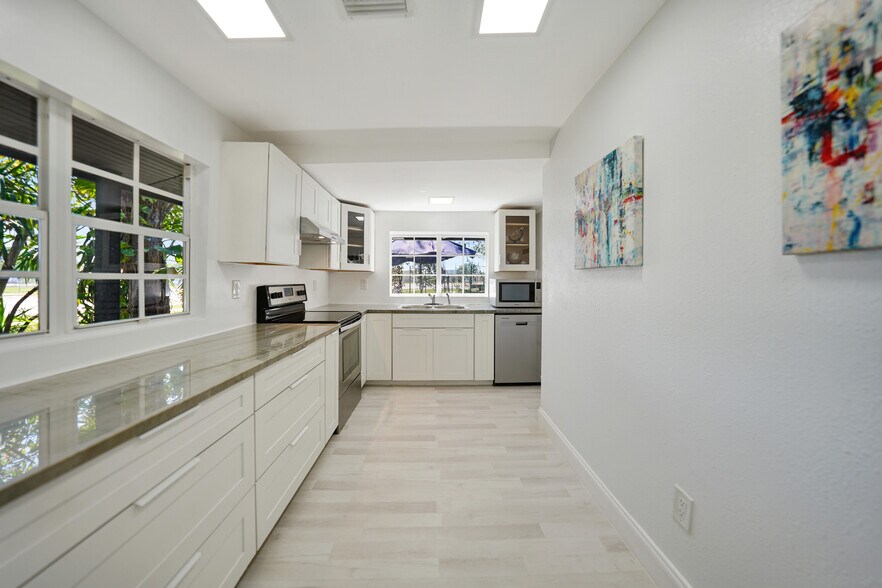 More Photos Of 2461 SW Highway 17, Arcadia Warehouse For Sale