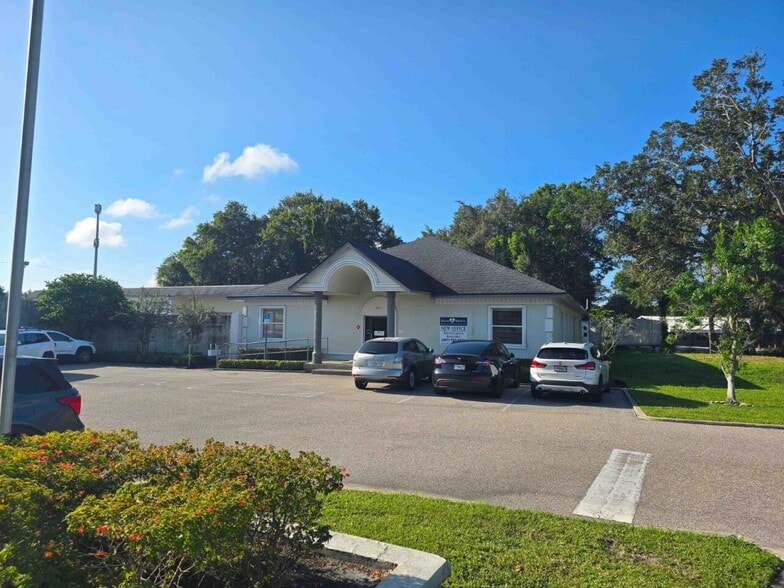 Primary Photo Of 801 Marshall Farms Rd, Ocoee Medical For Sale