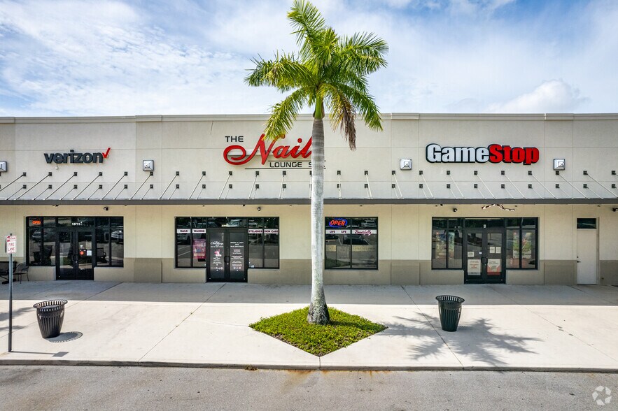 More Photos Of 13711 S Tamiami Trl, Fort Myers Unknown For Lease