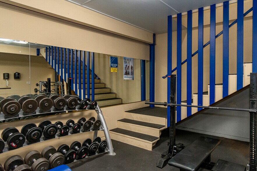 More Photos Of 415 Wingfield St, Ruidoso Health Club For Sale