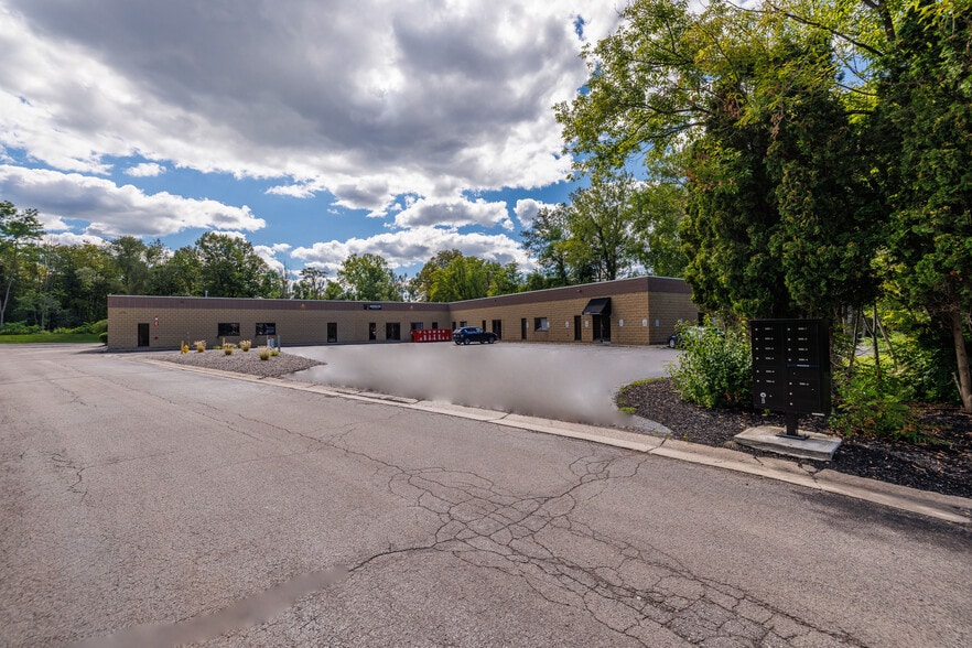 More Photos Of 1290 Blossom Dr, Victor Medical For Lease