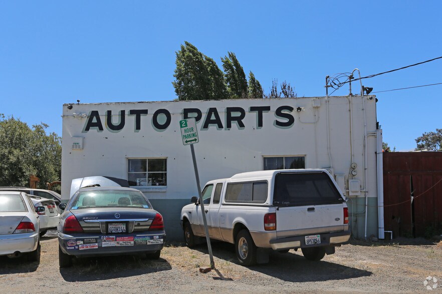 More Photos Of 700 Parker Ave, Rodeo Auto Repair For Sale