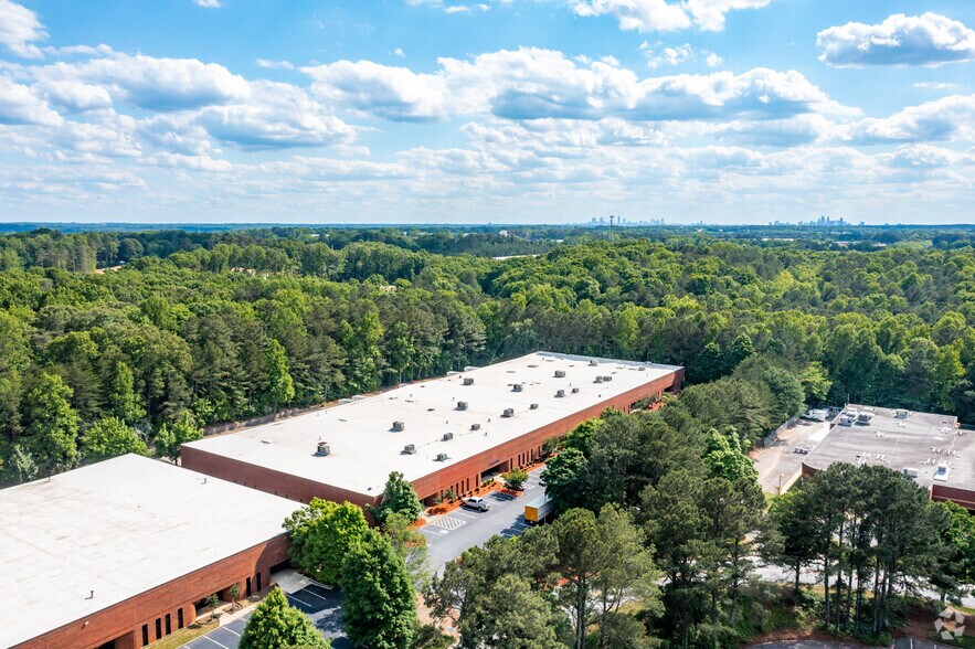 More Photos Of 6610 Bay Cir, Peachtree Corners Warehouse For Lease