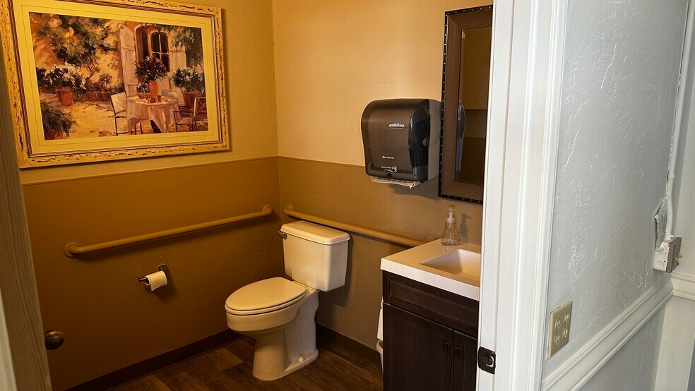 More Photos Of 4082 N Southbank Dr, Oxnard Manufacturing For Lease