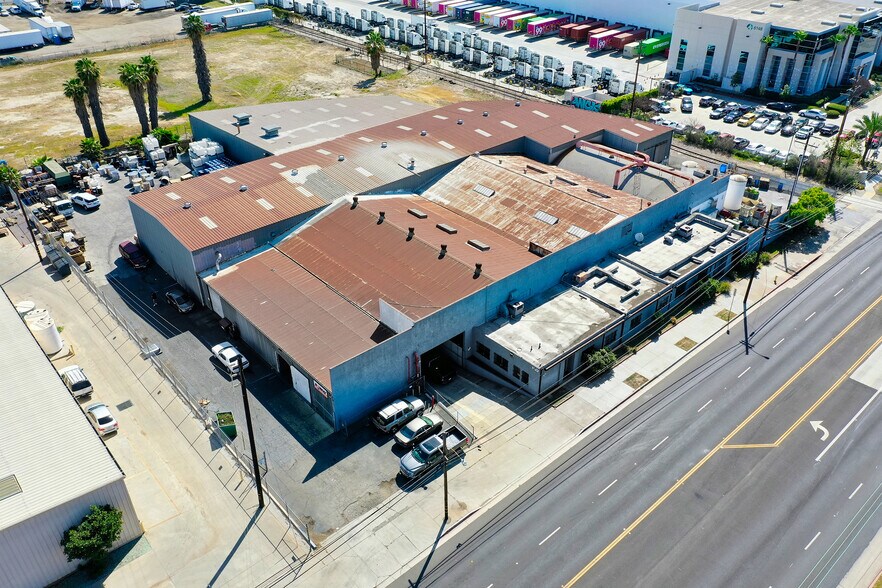 More Photos Of 5928 S Garfield Ave, Commerce Manufacturing For Lease