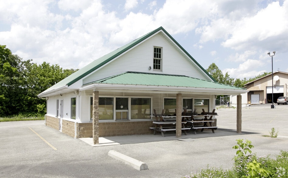 More Photos Of 702 Industrial Blvd, Latrobe Freestanding For Sale